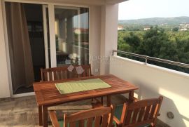 ROGOZNICA APARTMANSKA VILA S BAZENOM NA ODLIČNOJ LOKACIJI, Rogoznica, بيت