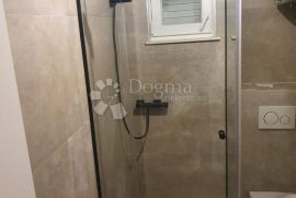 ROGOZNICA APARTMANSKA KUĆA SA ZAPANJUJUĆIM POGLEDOM NA MORE, Rogoznica, Casa