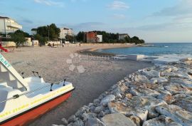 ROGOZNICA PREKRASNA VILA S BAZENOM PRVI RED DO MORA, Rogoznica, Famiglia