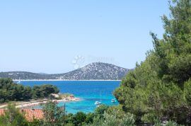 OTOK PRVIĆ - VEĆA KUĆA NADOMAK PLAŽE I MORA, Vodice, Famiglia