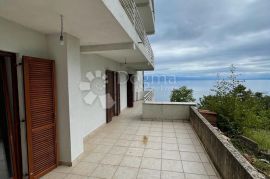 Opatija, prostran stan u urbanoj villi, Opatija, Appartement