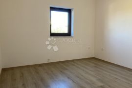 PROSTRANI STAN BLIZU SLOVENSKE GRANICE, Buje, Appartment