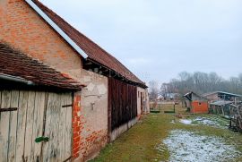 Obiteljska kuća nadomak Zagreba!!, Brckovljani, Casa