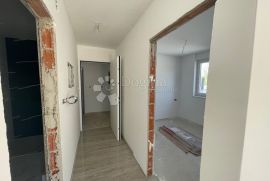 Apartman 98 m²+40 m² novogradnja sa vlastitim bazenom Malinska, Malinska-Dubašnica, Appartment