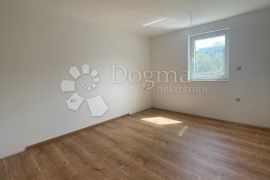 Apartman 98 m²+40 m² novogradnja sa vlastitim bazenom Malinska, Malinska-Dubašnica, Appartment