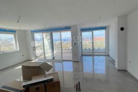 Apartman 98 m²+40 m² novogradnja sa vlastitim bazenom Malinska, Malinska-Dubašnica, Appartment