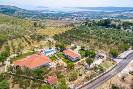 LUKSUZNA I PRELIJEPA MEDITERANSKA VILA, Trogir, Casa