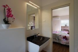 Opatija - Ičići, stan 80 m² s balkonom, 80 m od mora, Opatija - Okolica, Kвартира