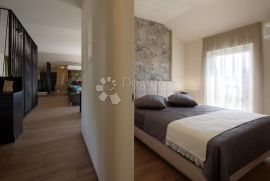 Opatija - Ičići, stan 80 m² s balkonom, 80 m od mora, Opatija - Okolica, Kвартира