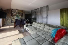 Opatija - Ičići, stan 80 m² s balkonom, 80 m od mora, Opatija - Okolica, Kвартира