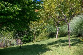 Oaza mira iznad Opatije sa bazenom i teniskim terenom, Opatija - Okolica, Kuća