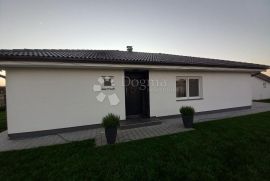 Luksuzna kuća u mirnom djelu Varaždina, Varaždin, Haus