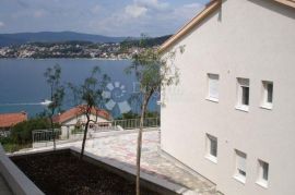 Kuća s pet uređenih apartmana, Trogir, Ev