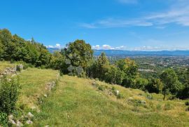 Opatija, Matulji građevinski teren sa pogledom na more i evidentiranom ruševinom, Matulji, Arazi