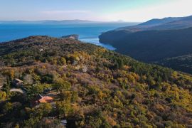 Građevinsko zemljište s pogledom na more i zelenilo, Labin, Land