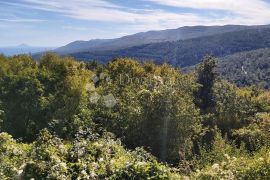 Građevinsko zemljište s pogledom na more i zelenilo, Labin, Land