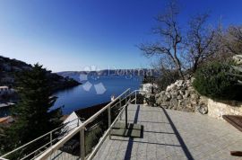 LUKSUZNA KUĆA U STARIGRADU SA PRIVATNOM PLAŽOM, Senj, Casa