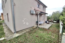 PROSTRANA KUĆA SA 3 APARTMANA, Vodnjan, House