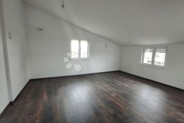 PROSTRANA KUĆA SA 3 APARTMANA, Vodnjan, House