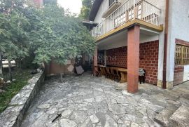 Prodaja kuće Šestinski vrh, 254 m2, parcela 562 m2, Podsljeme, Casa