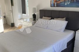 Novouređena villa s prekrasnim pogledom na more i zasebnim apartmanima, Opatija, Famiglia