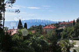 Novouređena villa s prekrasnim pogledom na more i zasebnim apartmanima, Opatija, Famiglia