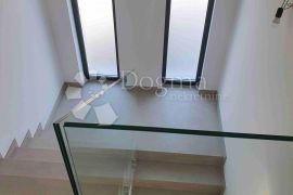 MALINSKA, dvoetažni 3S+DB apartman, Malinska-Dubašnica, Flat