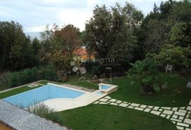 LOVRAN obiteljska villa sa bazenom, Lovran, Kuća