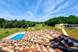 KUĆA ZA ODMOR I UŽIVANJE SA 11 000 m² OKUĆNICE, Pazin - Okolica, House