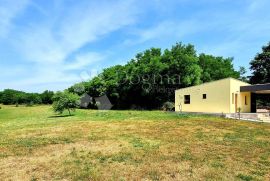 KUĆA ZA ODMOR I UŽIVANJE SA 11 000 m² OKUĆNICE, Pazin - Okolica, House