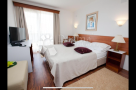 Predivan obiteljski hotel u Zadru svega 400 m od prve plaže, Zadar, Ticari emlak