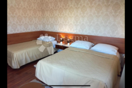 Predivan obiteljski hotel u Zadru svega 400 m od prve plaže, Zadar, Ticari emlak