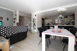 ŠKURINJE STAN 102.65 m² 3S+DB, Rijeka, Flat