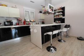 ŠKURINJE STAN 102.65 m² 3S+DB, Rijeka, Flat