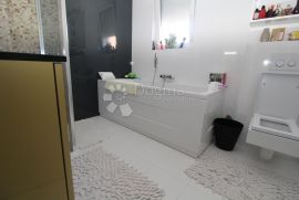 ŠKURINJE STAN 102.65 m² 3S+DB, Rijeka, Appartment