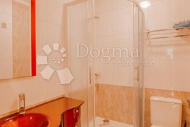 Prekrasna vila sa 10 apartmana, Poreč, Casa