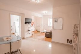 Prekrasna vila sa 10 apartmana, Poreč, Casa