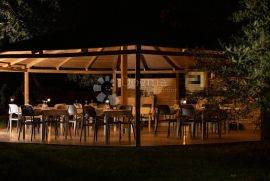 OBITELJSKI EKO RESORT, Umag, Propriedade comercial