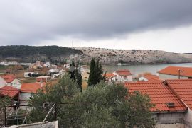 Kuća za rekonstrukciju blizu pješčane plaže, Rab, Maison