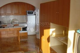 Selce - apartman u centru, 60 metara od plaže, Crikvenica, Stan