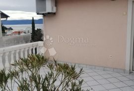 Selce - apartman u centru, 60 metara od plaže, Crikvenica, Stan