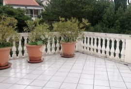 Selce - apartman u centru, 60 metara od plaže, Crikvenica, Stan