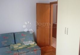 Selce - apartman u centru, 60 metara od plaže, Crikvenica, Stan