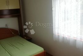 Selce - apartman u centru, 60 metara od plaže, Crikvenica, Stan