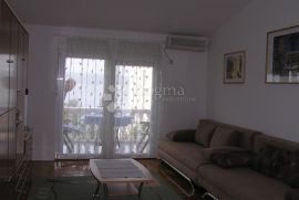 Selce - apartman u centru, 60 metara od plaže, Crikvenica, Stan