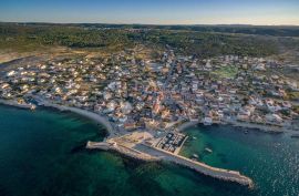 Ražanac 1. red do mora, Ražanac, Casa