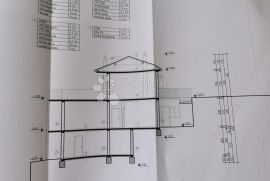 Senj, kuća od 280 m² sa tri odvojena stana s pogledom na more, Senj, Haus