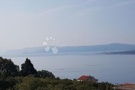 Kuća sa velikom okućnicom, Crikvenica, Maison