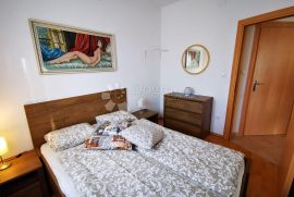 SELCE, TRI APARTMANA sa Bazenom, NA ODLIČNOJ LOKACIJI!, Crikvenica, Stan