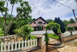 Kuća uz rijeku Gacku, Otočac, House